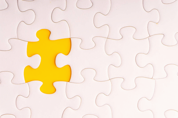 چرا در روابط عاشقانه گاهی احساس بی‌کسی می‌کنیم؟